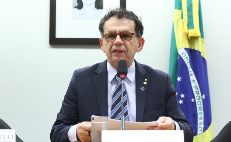 Comissão da Câmara aprova gratuidade de documentos pessoais para idosos