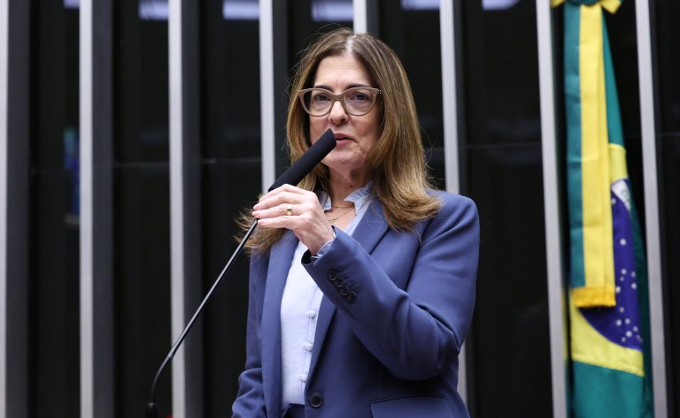 Comissão aprova projeto que impulsiona a inclusão de pessoas com autismo no mercado de trabalho