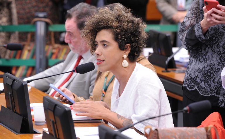 Câmara aprova projeto para acesso de vítimas de violência doméstica ao Minha Casa, Minha Vida