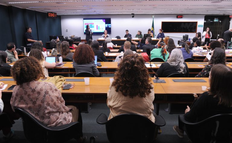 Comissão da Câmara debate criação de observatório para combater infecções sexualmente transmissíveis em mulheres
