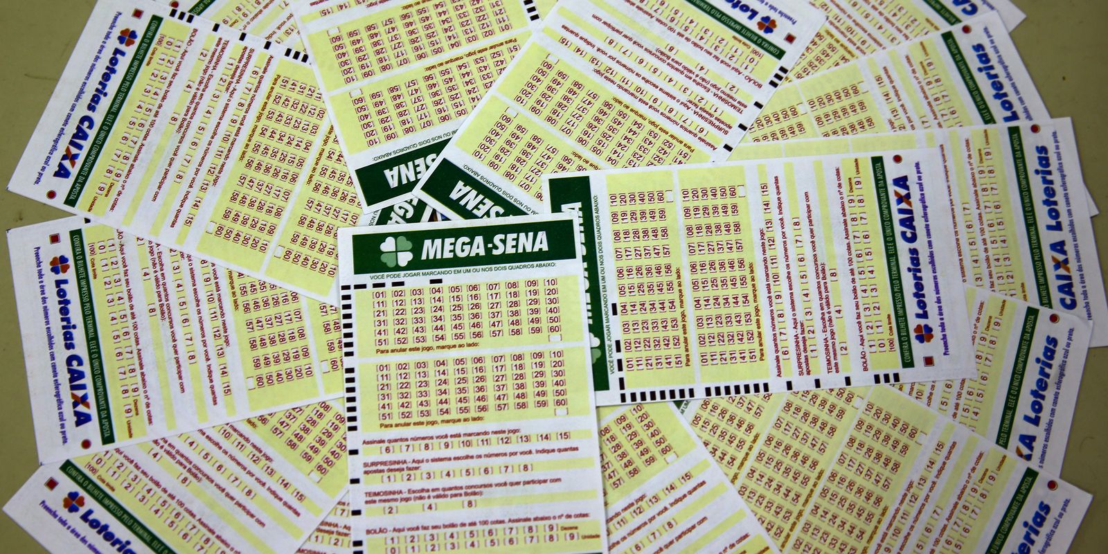 Mega-Sena acumula e prêmio principal chega a R$ 42 milhões