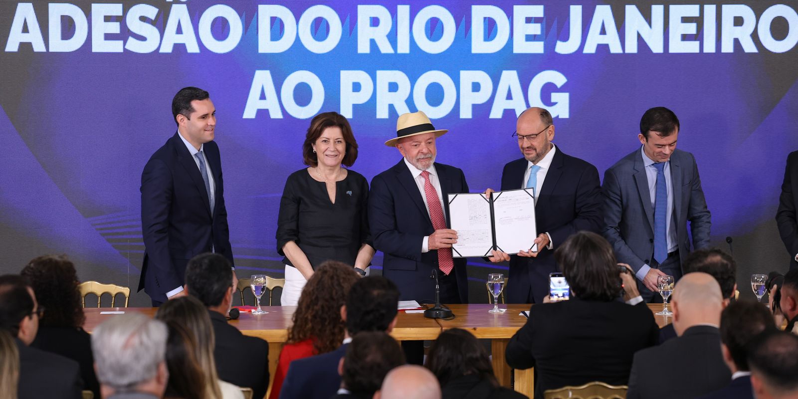 Rio de Janeiro adere ao Propag e reduz dívida em R$ 40 bilhões
