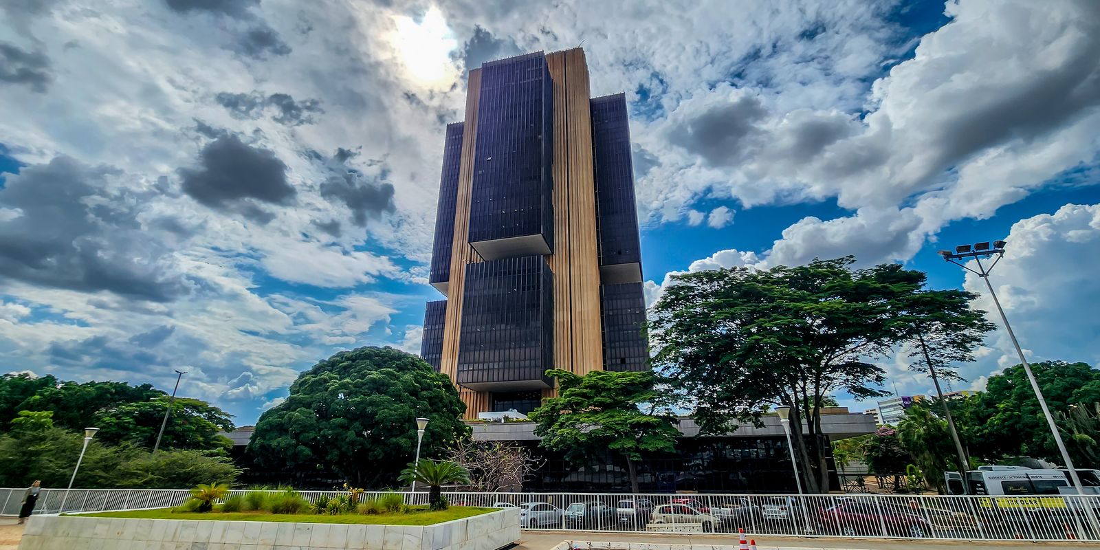 Economistas alertam que PEC no Senado pode facilitar cooptação do Banco Central