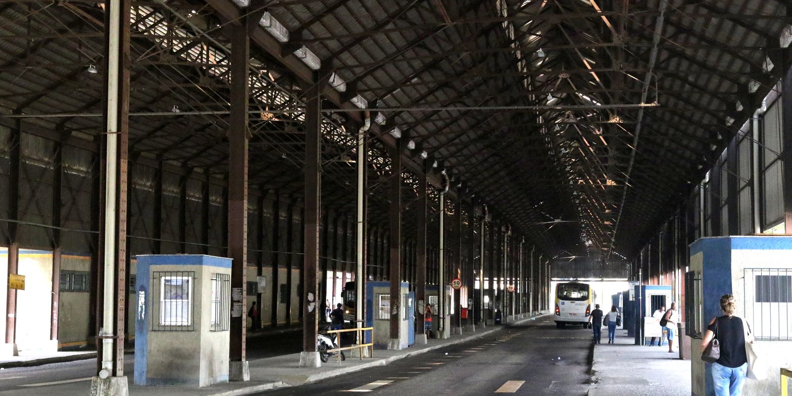 Rodoviários do Rio mantêm greve após rejeitar proposta e nova audiência é marcada