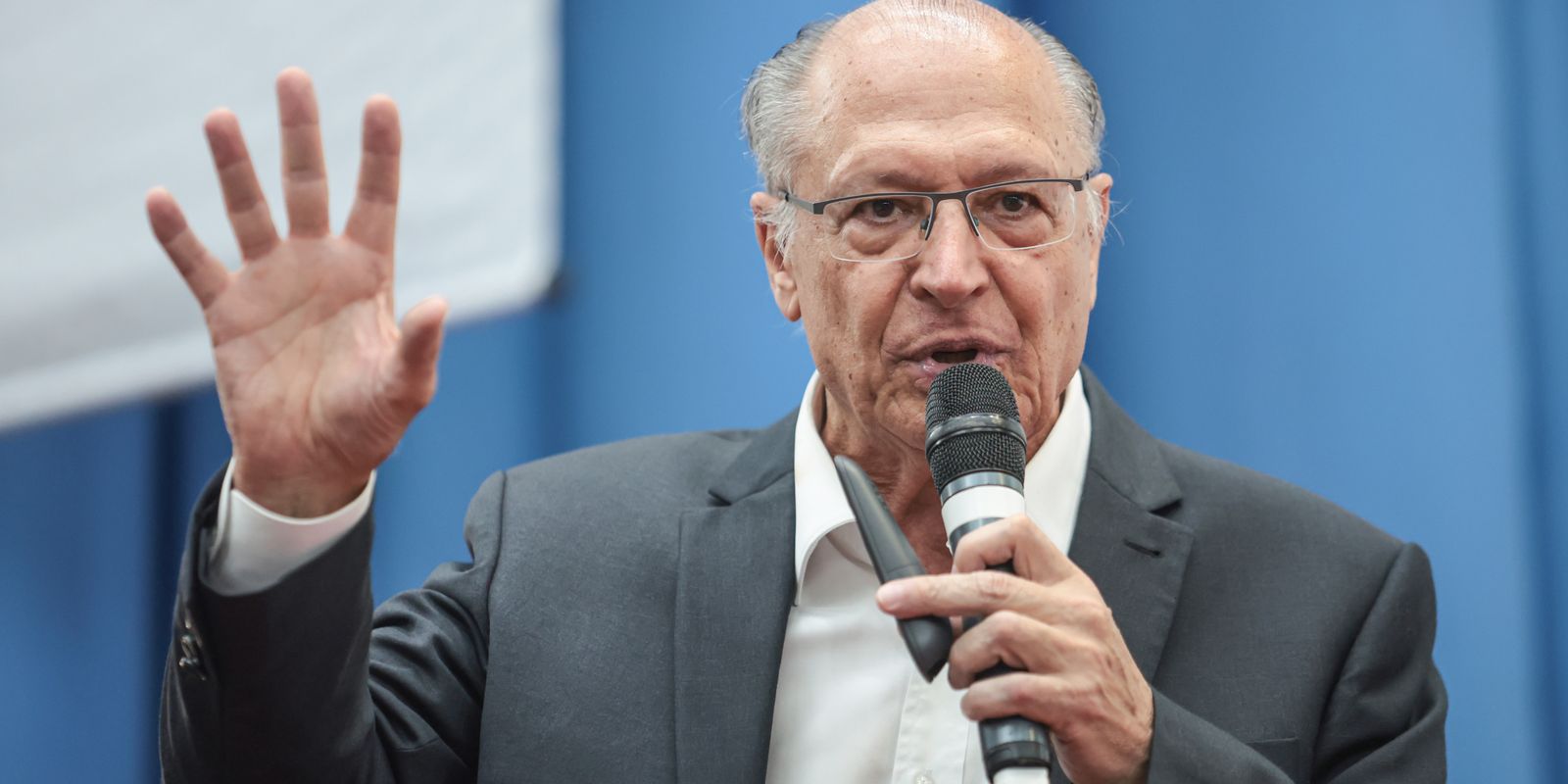 Geraldo Alckmin critica ofensas de Javier Milei e aponta ingerência da Argentina