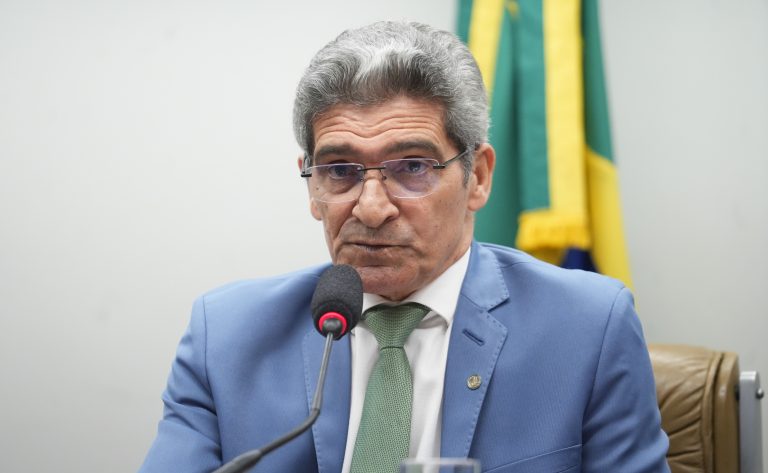 Comissão da Câmara aprova que pescador artesanal acumule seguro-defeso com trabalho temporário