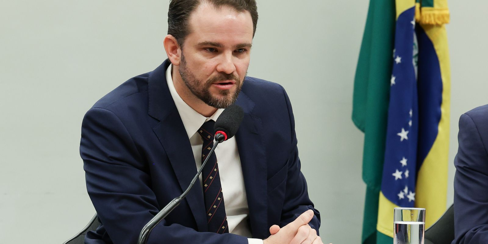 Dívida pública brasileira é menor que a de grandes economias, diz Durigan