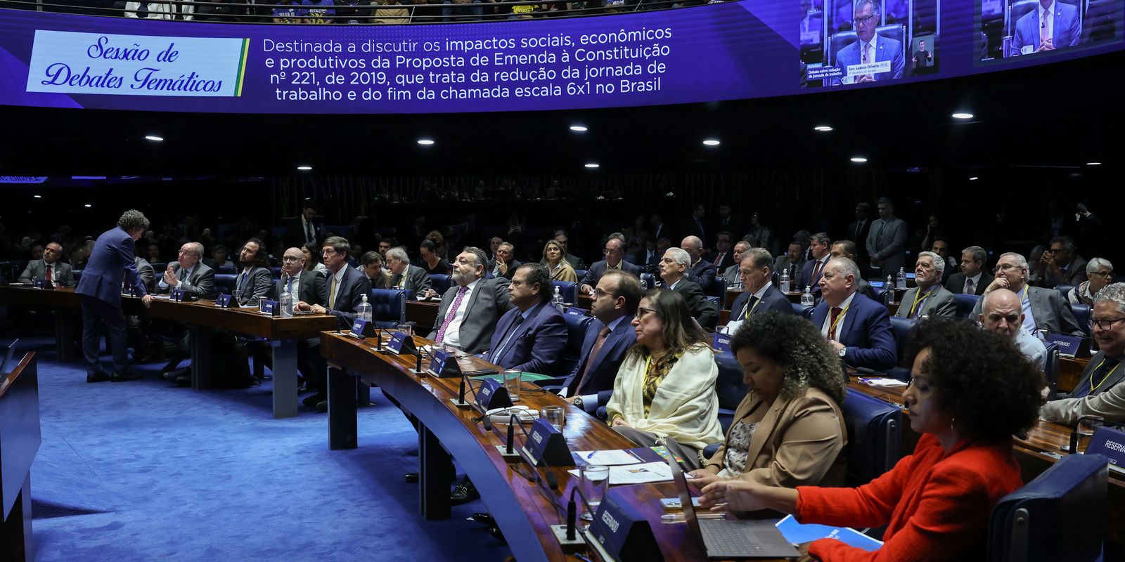 Setores patronais e governo divergem sobre o fim da escala 6x1 no Senado