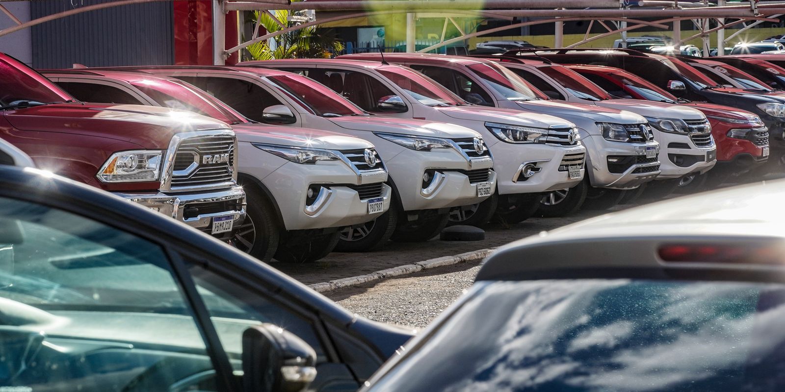 Fenabrave aponta crescimento de 16,01% nos emplacamentos de veículos novos no primeiro semestre