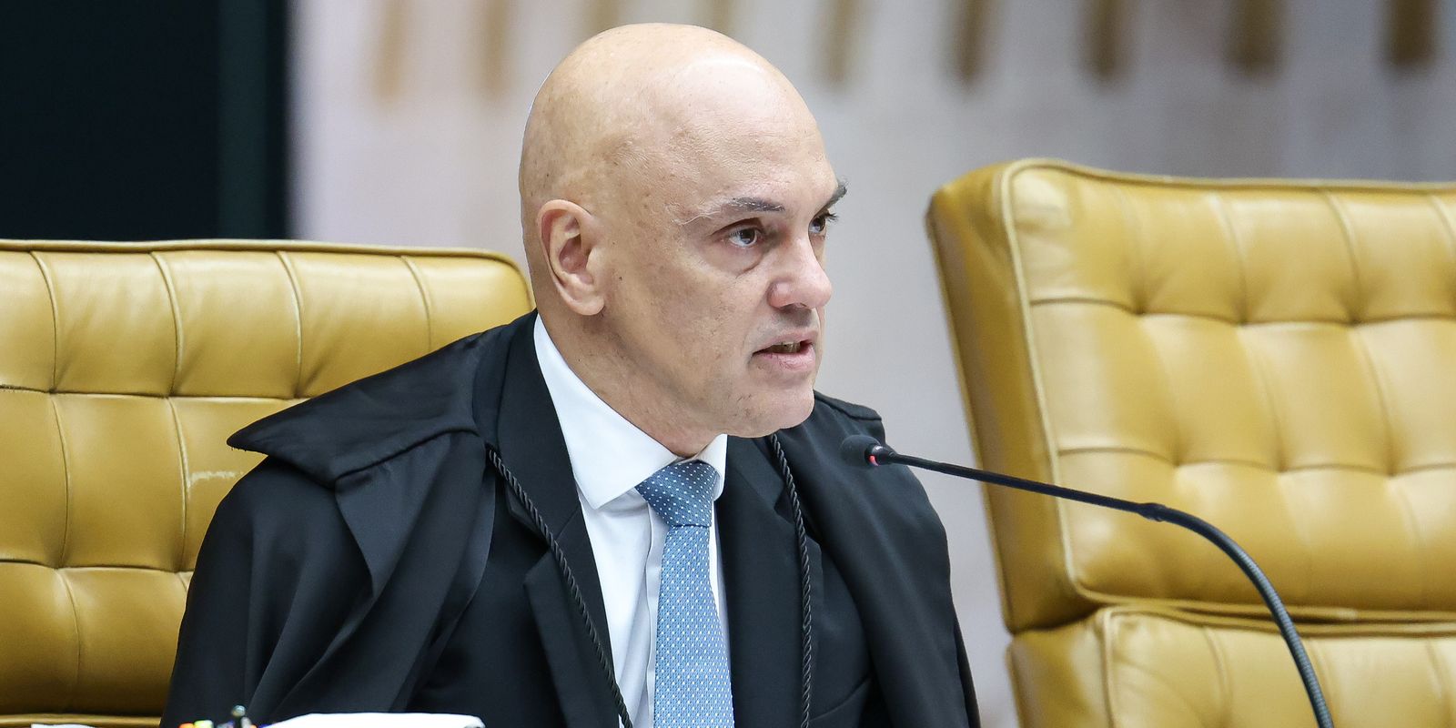 Moraes intima Bolsonaro sobre uso de inteligência artificial em convenção