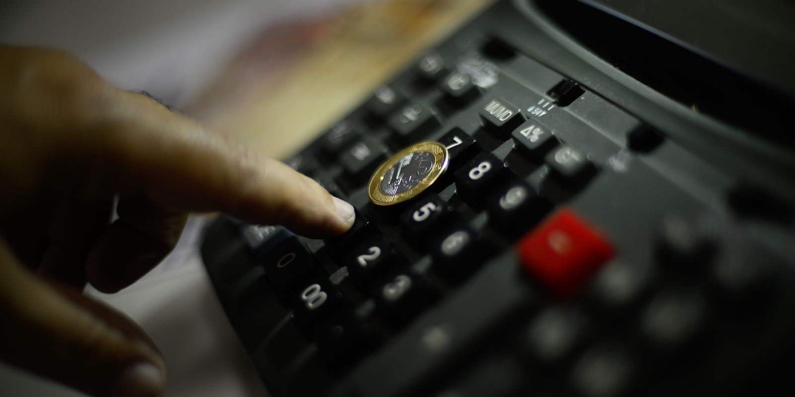Prévia da inflação desacelera e fecha em 0,06% em julho, revela IBGE