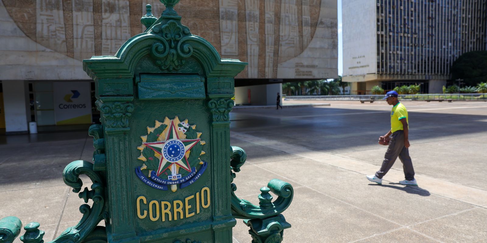 TCU alerta governo sobre risco fiscal dos Correios e cobra compensação