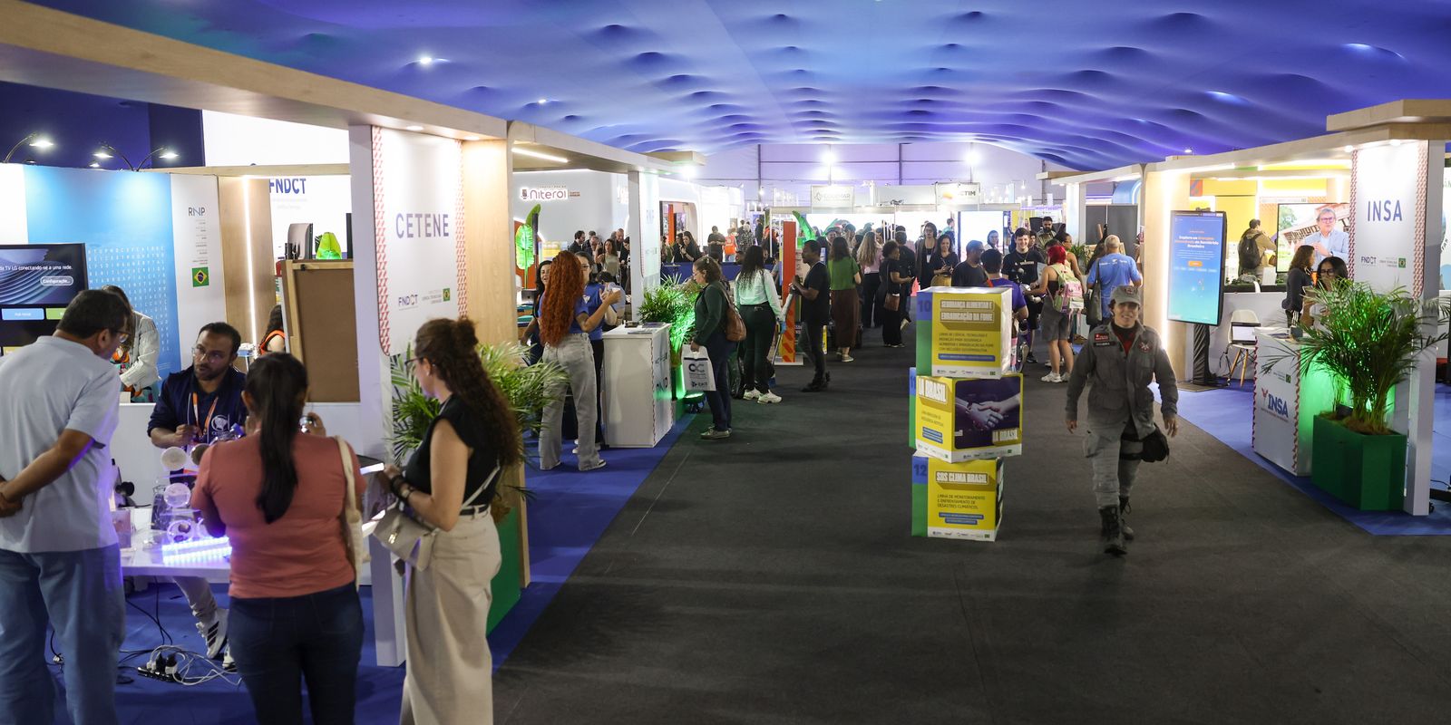 UFF sedia feira científica com novidades acadêmicas e tecnológicas da América Latina