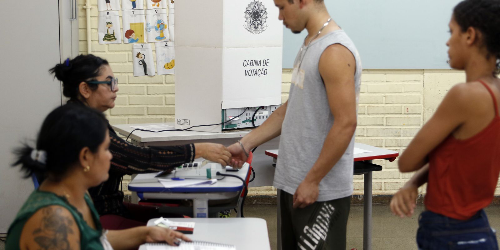 Com envelhecimento da população, eleitorado jovem cai 22% no Brasil