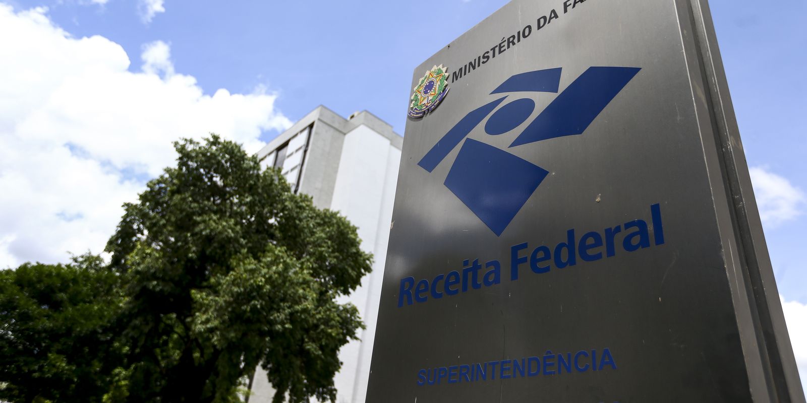 Emissão de notas fiscais na reforma tributária começa a exigir CBS e IBS