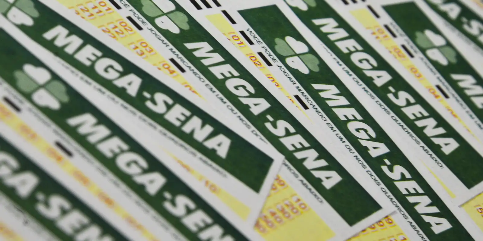 Ninguém acerta Mega-Sena e prêmio acumula em R$ 165 milhões