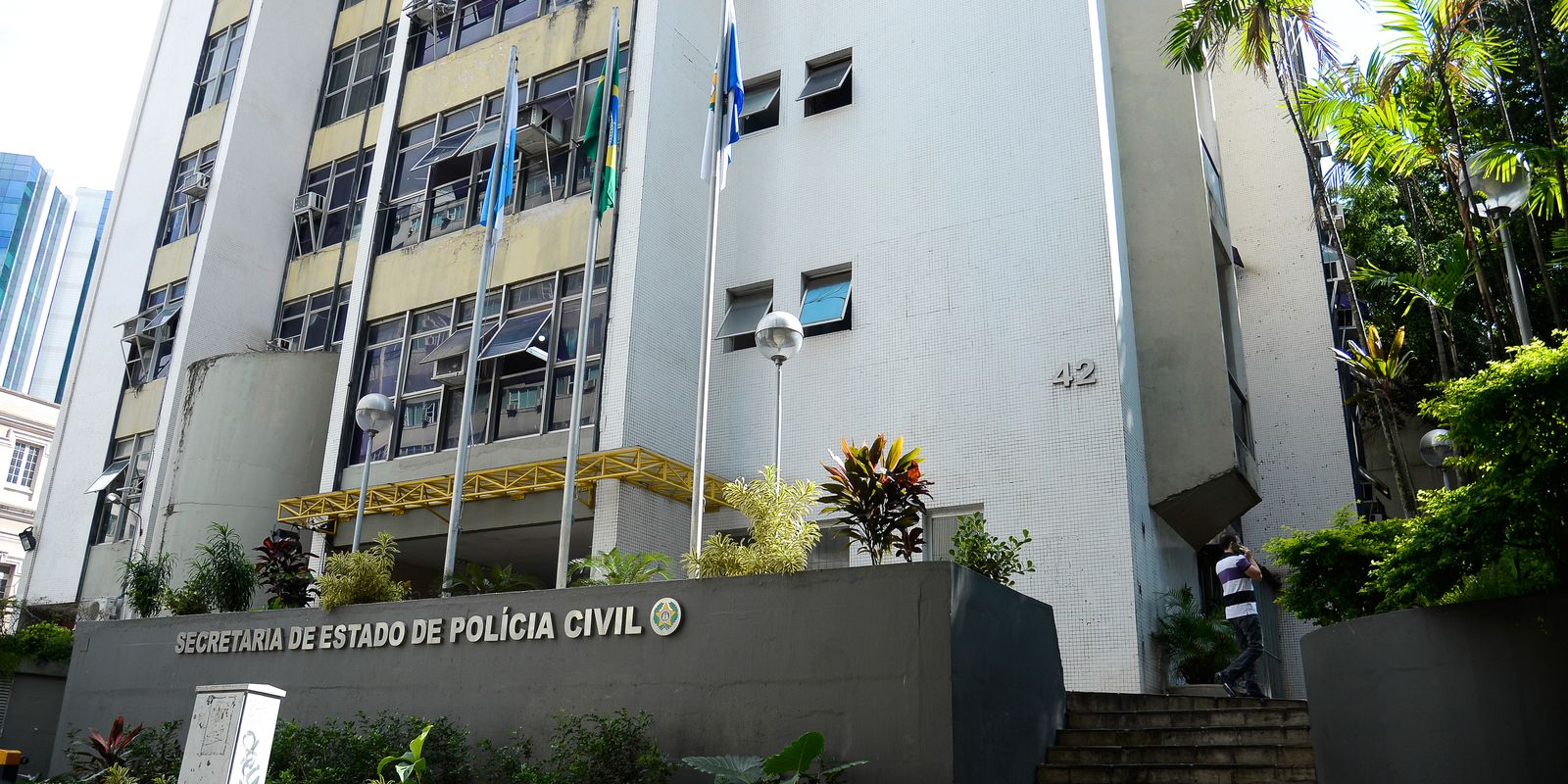 Polícia Civil faz operação contra o Comando Vermelho no Rio de Janeiro
