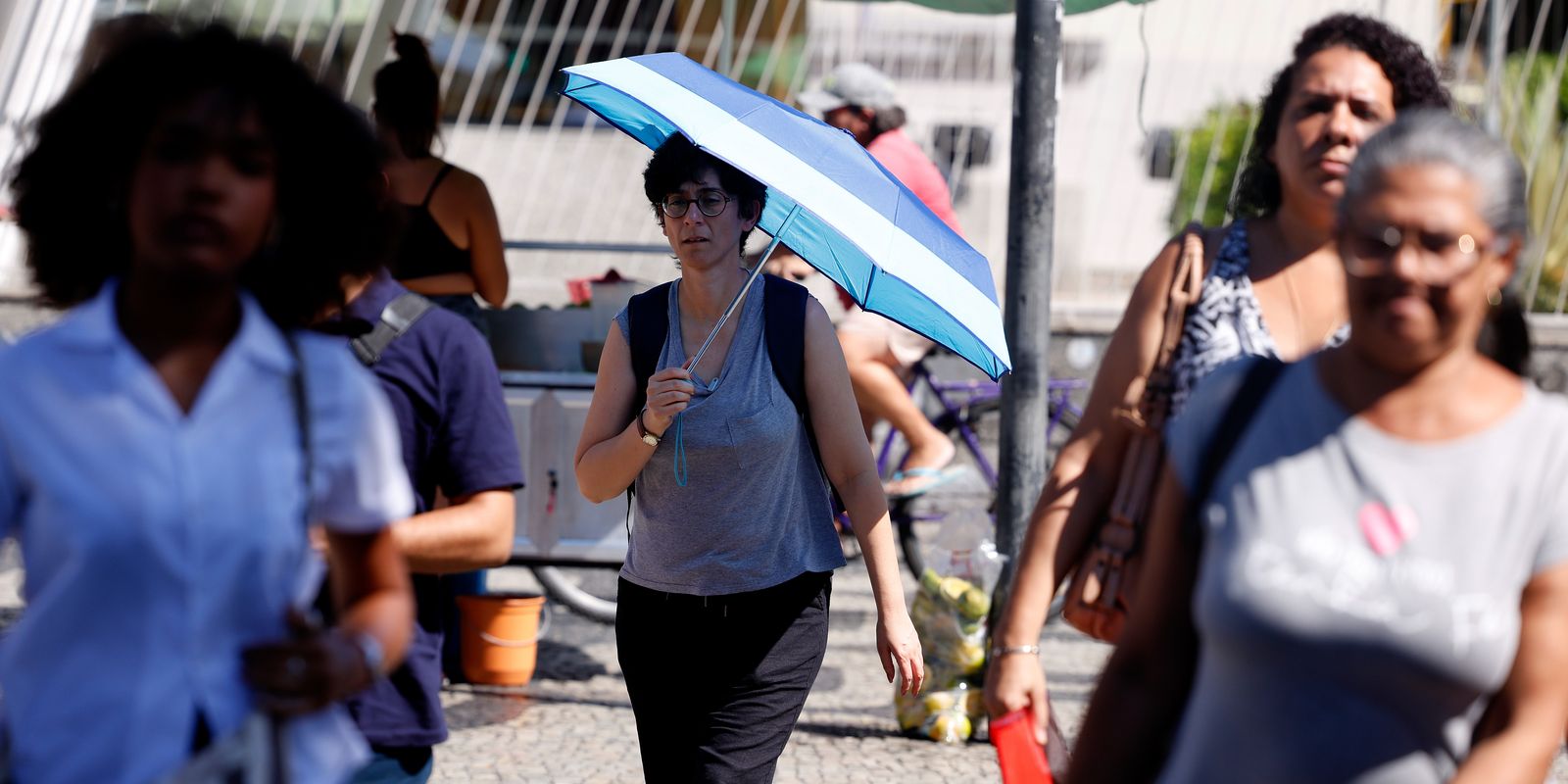 Salário mínimo deve subir para R$ 1.741 em 2027, estima governo