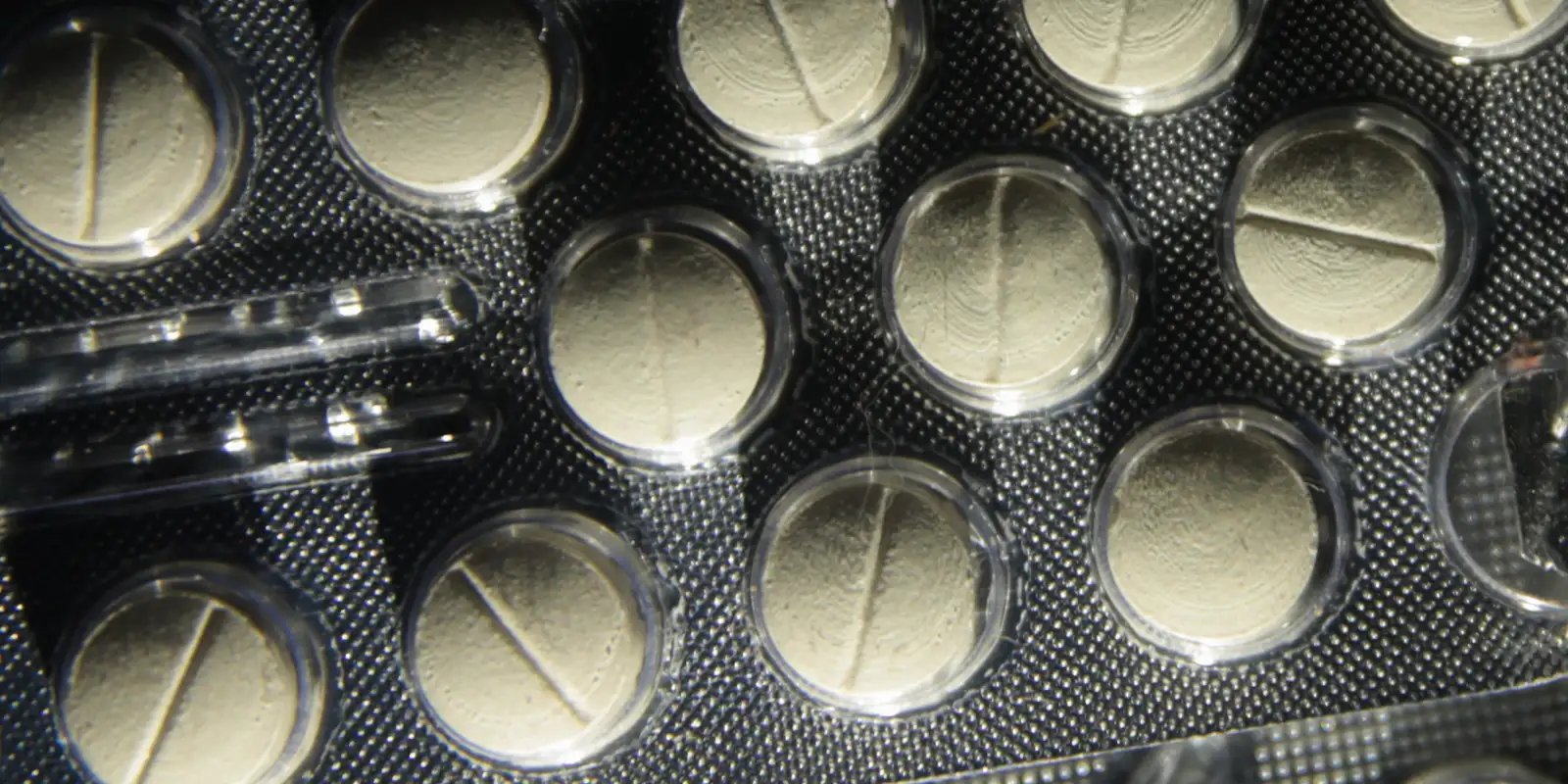 Anvisa aprova novo remédio para tratamento de enxaqueca de uso oral