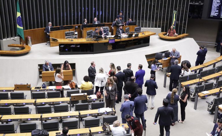 Câmara dos Deputados aprova alteração em cargos da justiça do trabalho de goiás