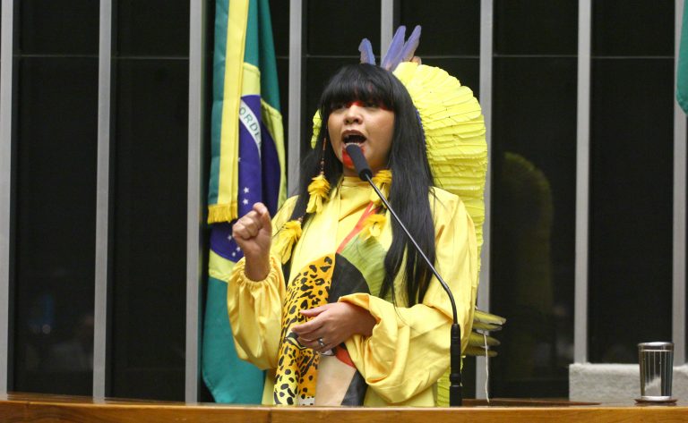 Comissão aprova prazo de verba para candidaturas de mulheres negras e indígenas
