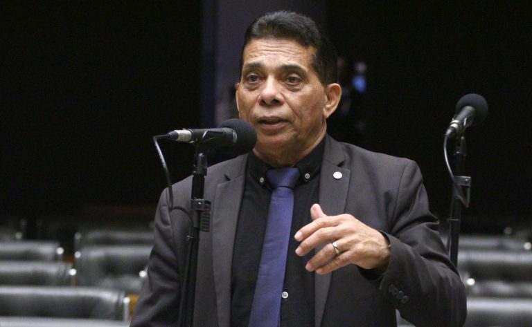 Comissão da Câmara aprova novas regras para embarque armado de agentes públicos