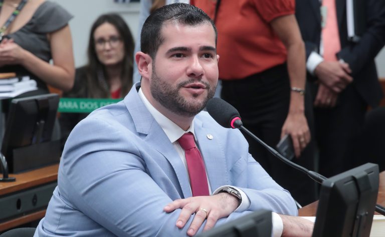 Projeto que padroniza buscas por crianças desaparecidas avança na Câmara
