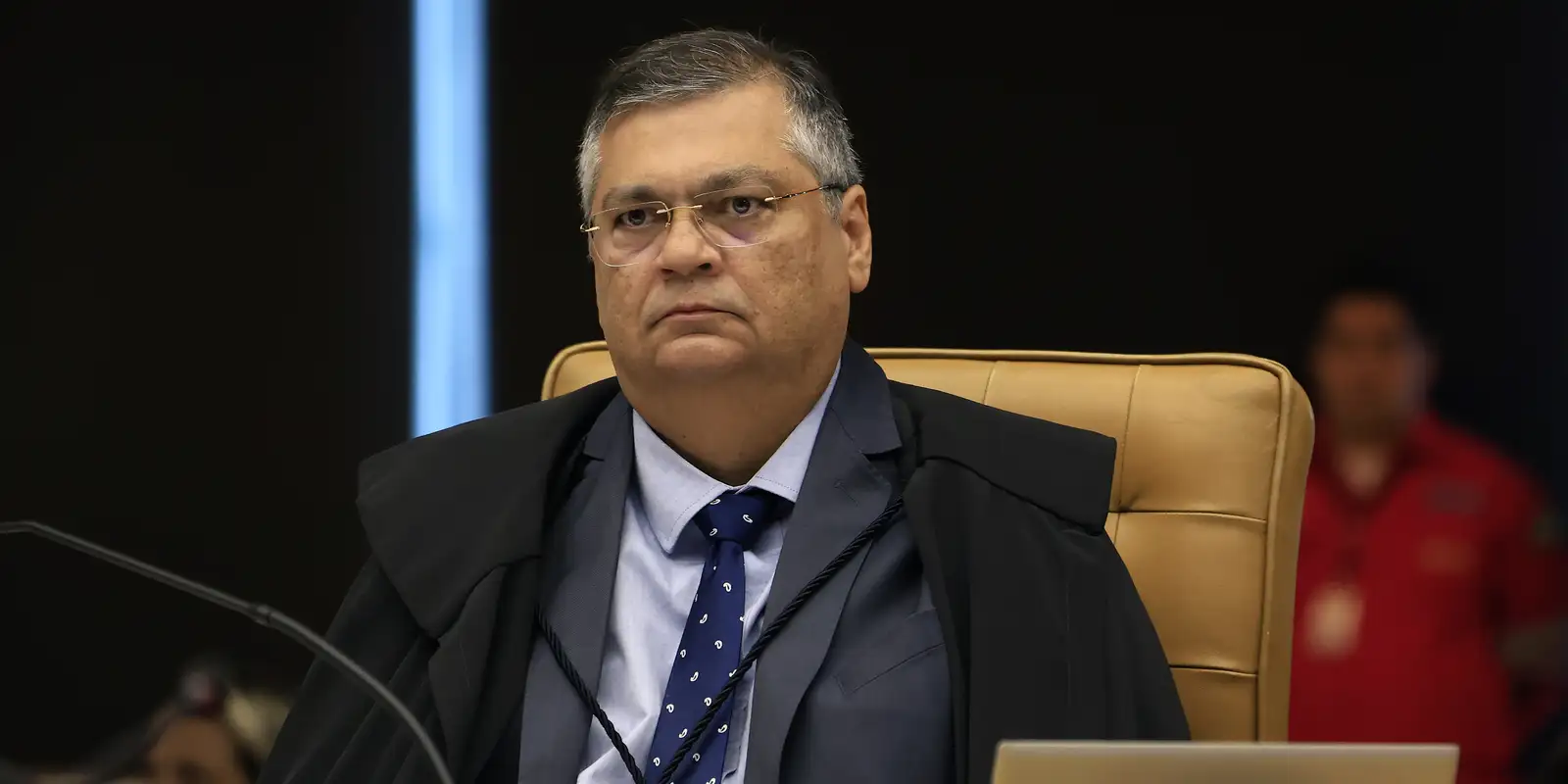 Flávio Dino cobra explicações do STF sobre vínculos do Banco Master