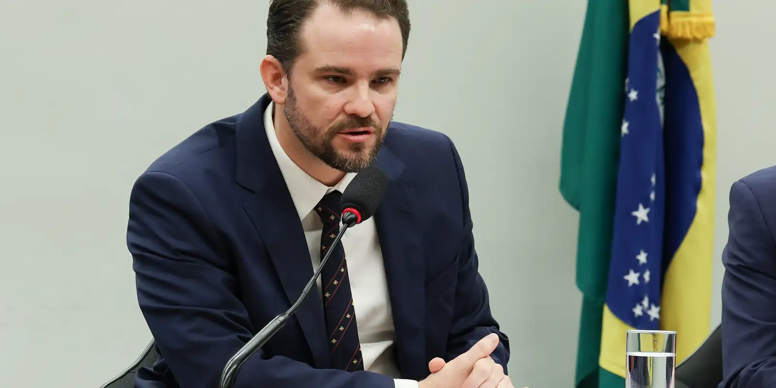Dario Durigan aponta ligação de financiador do filme Dark Horse com o crime