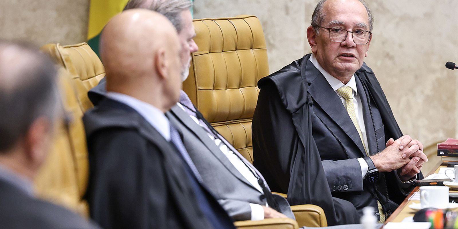 Gilmar Mendes cobra acesso a dados de celular de Vorcaro antes de sessão