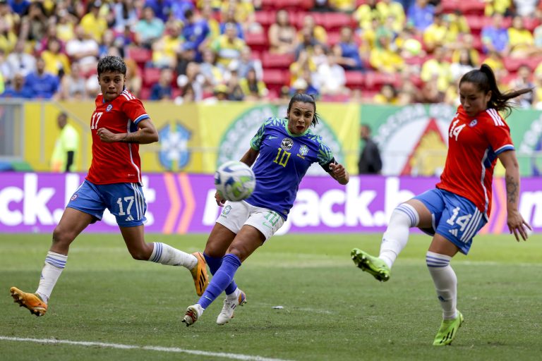 Leis no Congresso viabilizam a Copa Feminina de 2027 e promovem o esporte