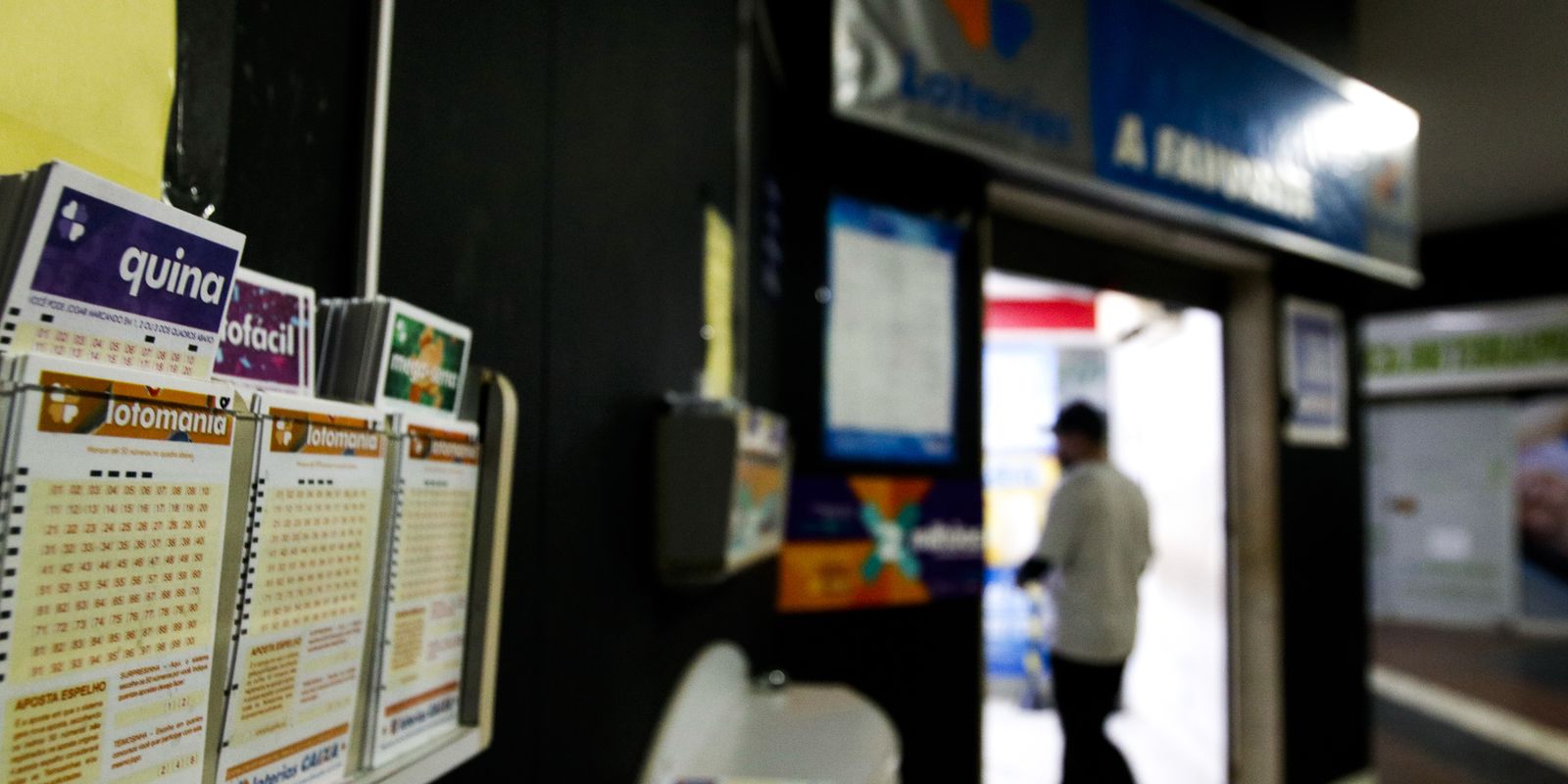 Mega-Sena realiza sorteio de prêmio estimado em R$ 52 milhões