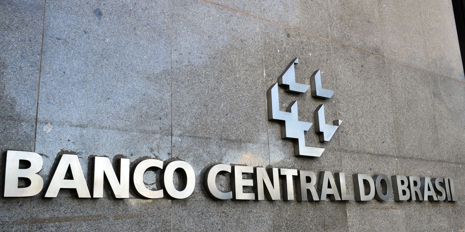 Mercado financeiro reduz a previsão da inflação para 5% este ano