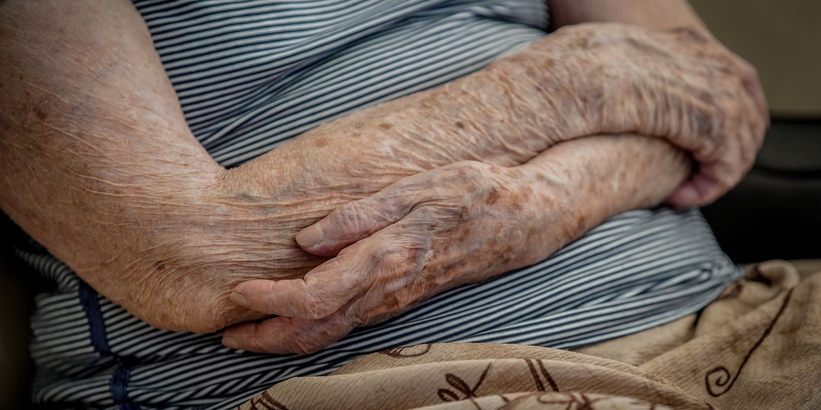 Lares de idosos registram queda na insegurança alimentar, aponta IBGE