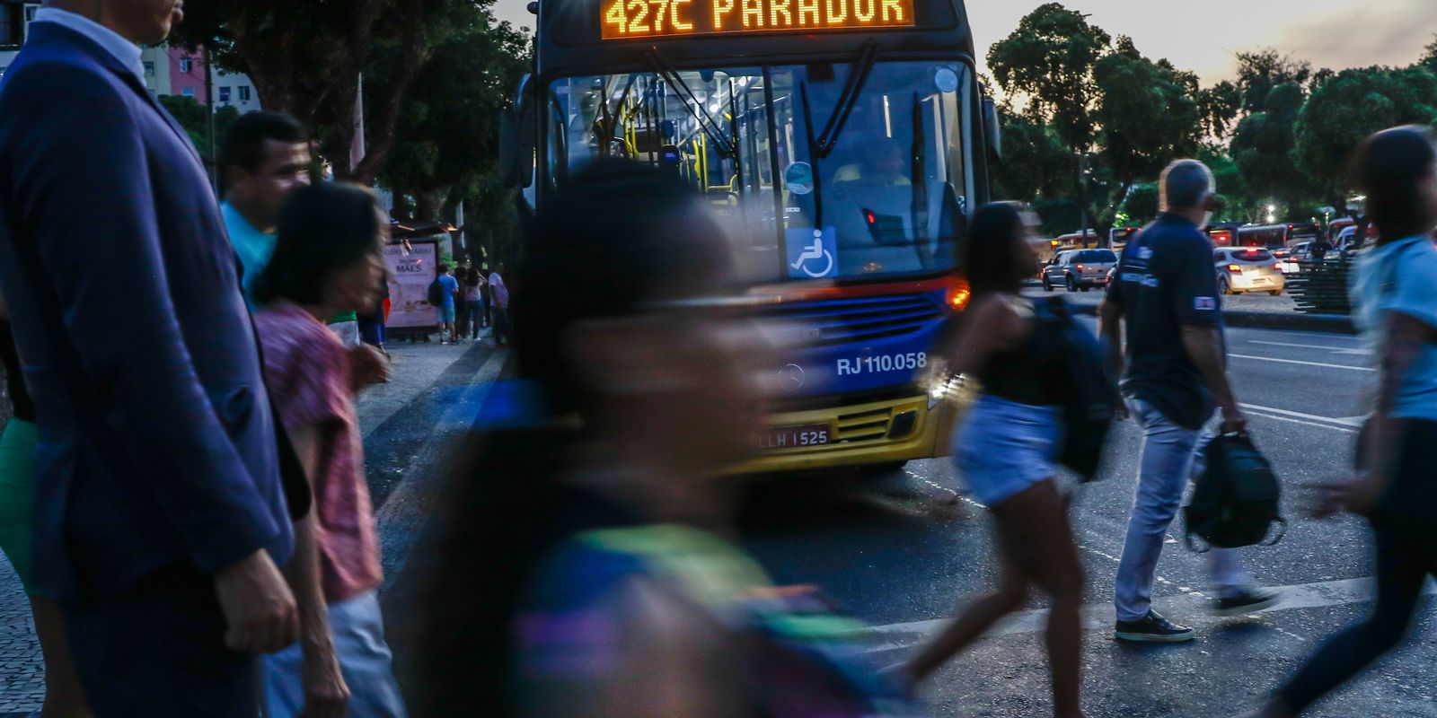 Solidão e exaustão elevam abstenção nas urnas no Brasil, aponta pesquisa