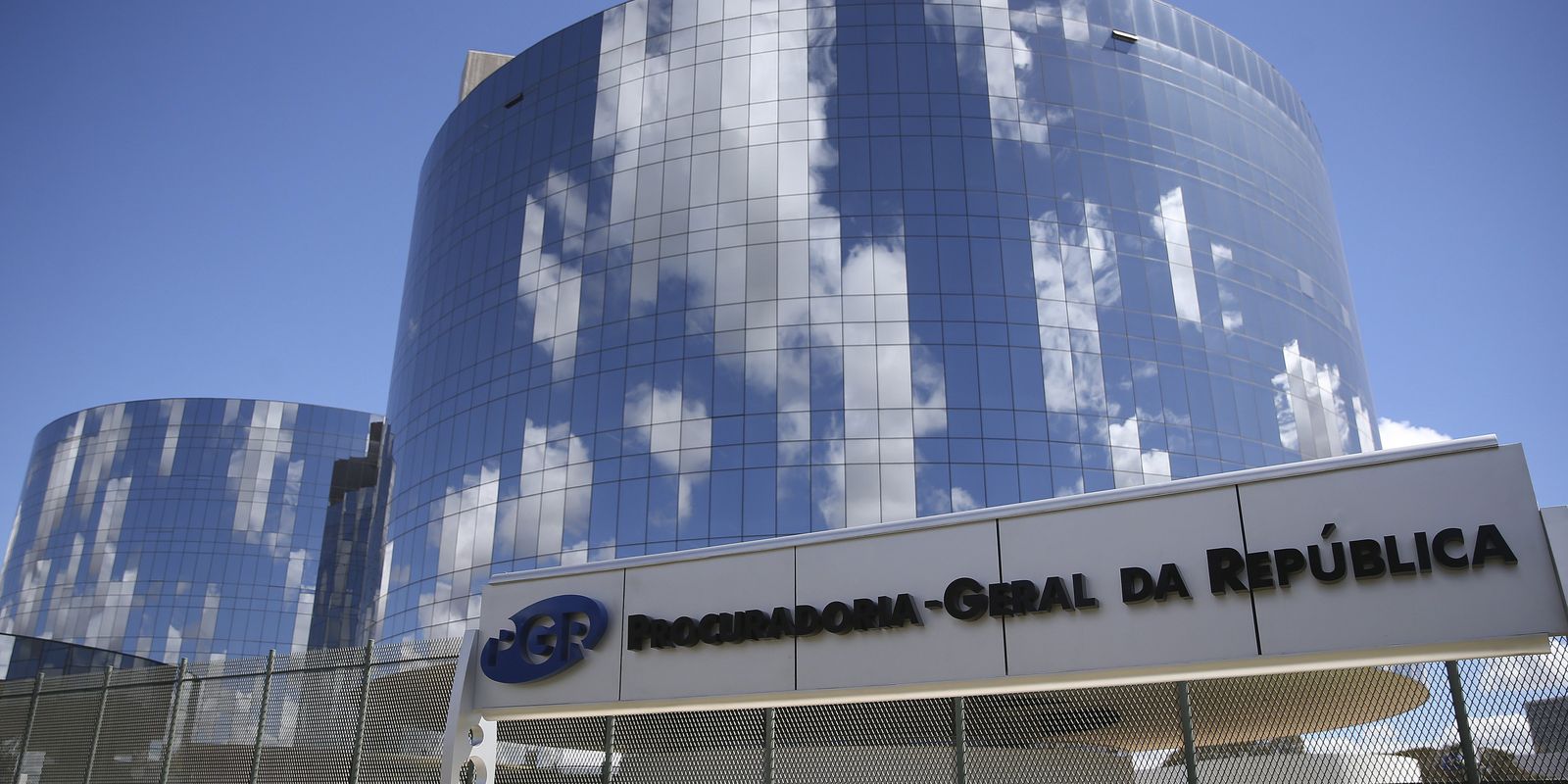 Mendonça dá cinco dias para a PGR sobre citações a Alexandre de Moraes