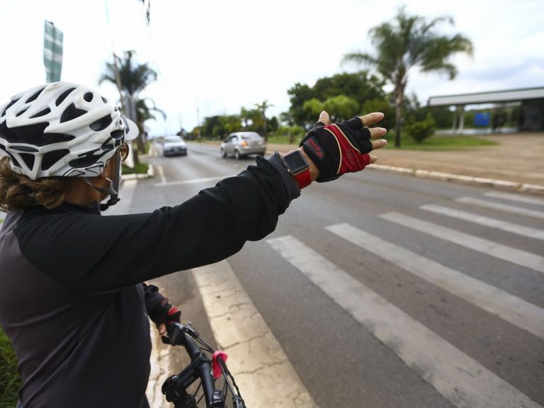 Projeto de lei endurece punição para motorista que matar ciclista ou pedestre