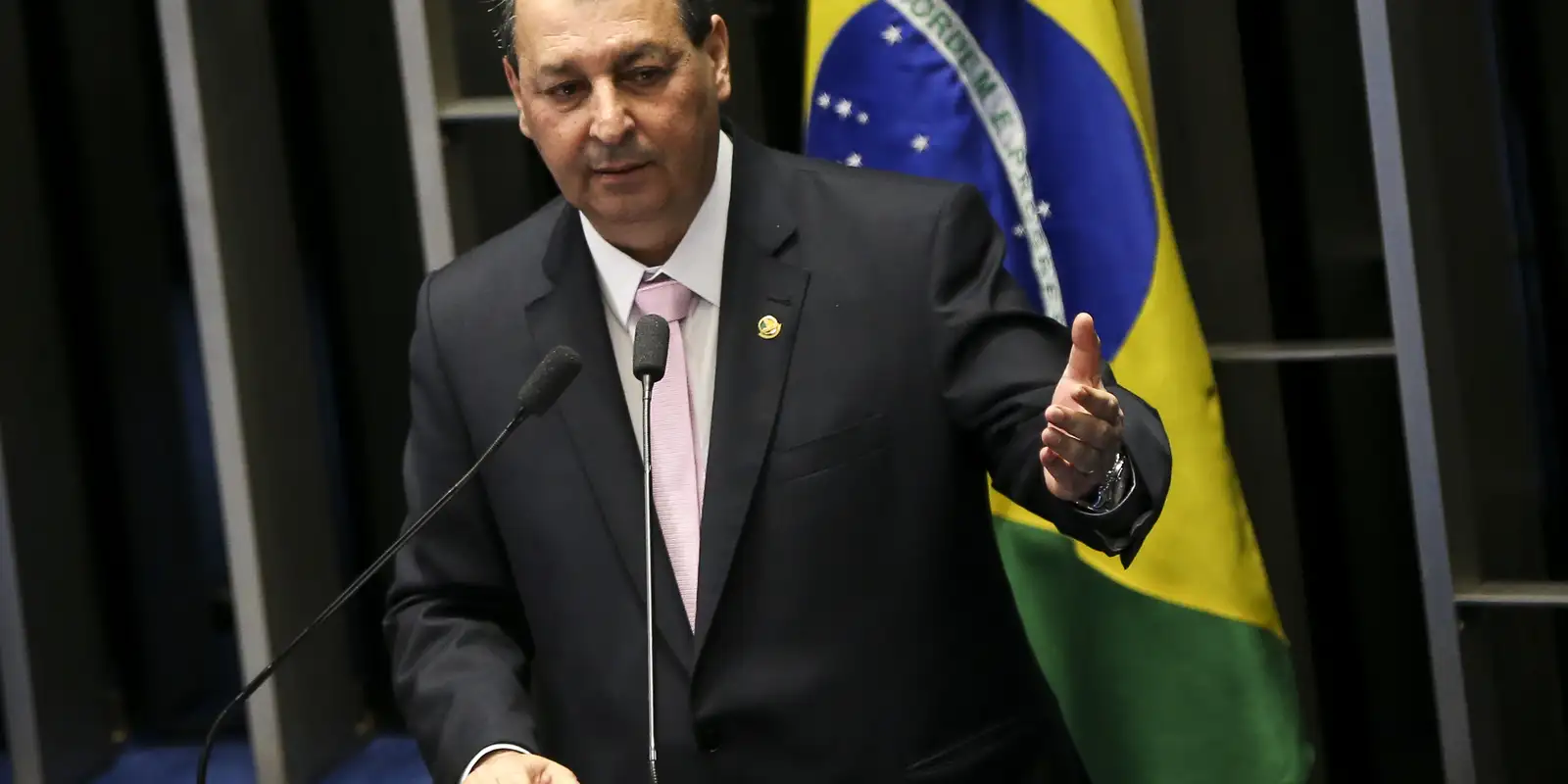 Relator rejeita emendas da oposição que tentavam barrar o fim da escala 6x1