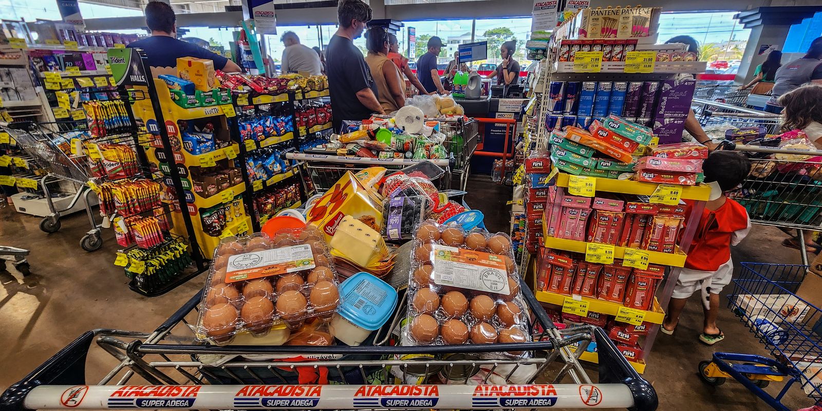 Consumo de alimentos dispara com nova fase econômica e avanço no varejo