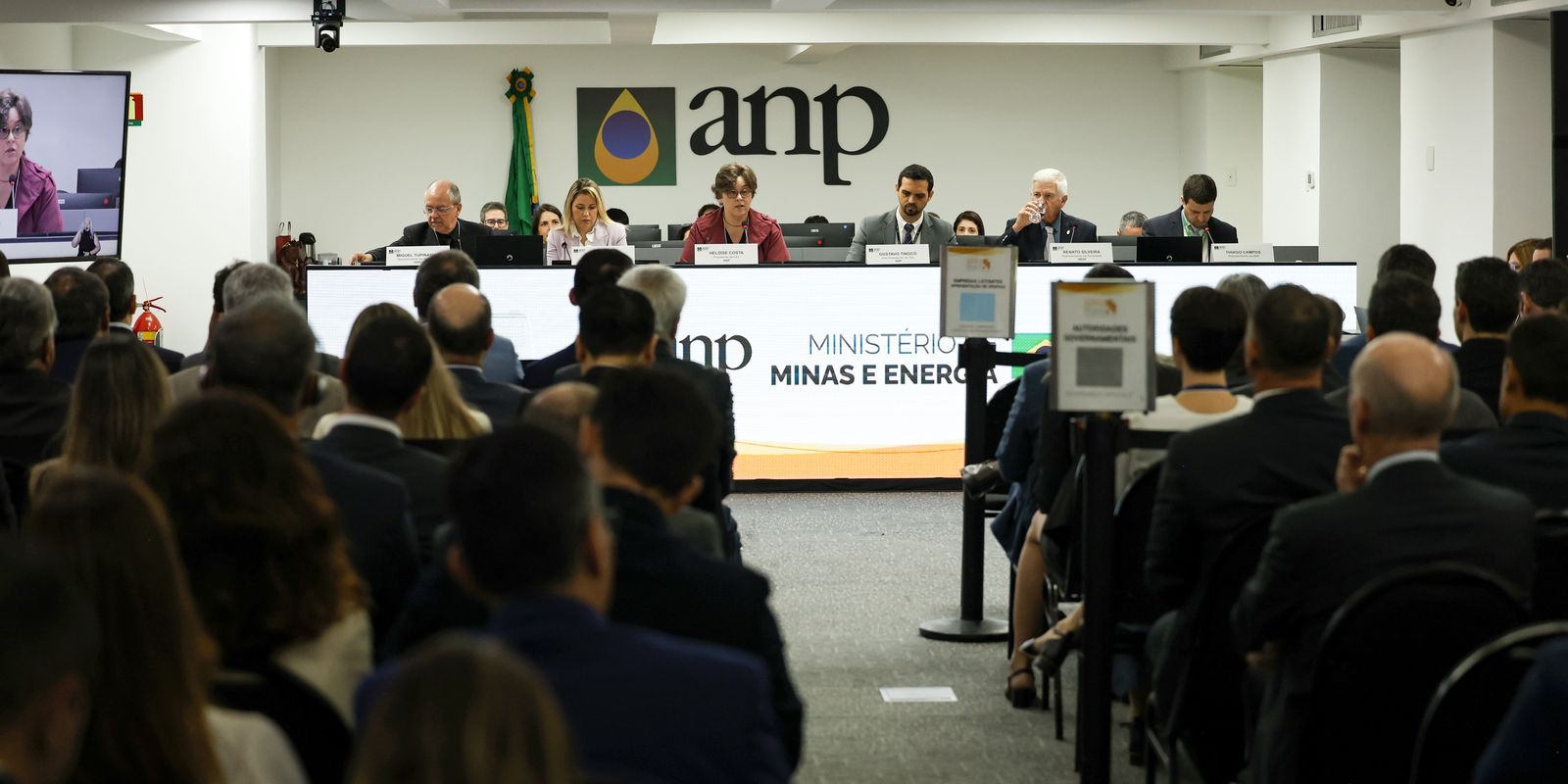 Com 49 blocos vendidos, leilão da ANP arrecada R$ 3 bilhões em bônus