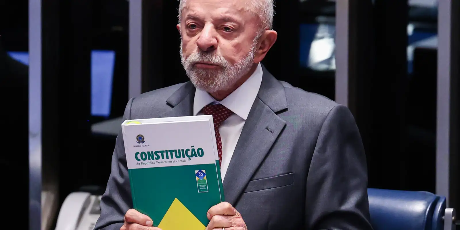 Lula faz campanha em Minas Gerais e comemora fim da escala 6x1