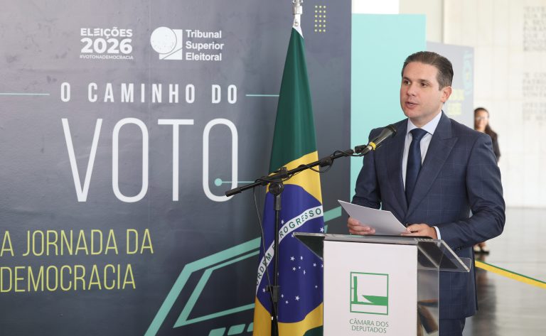 Hugo Motta comemora recorde histórico da bancada feminina na Câmara