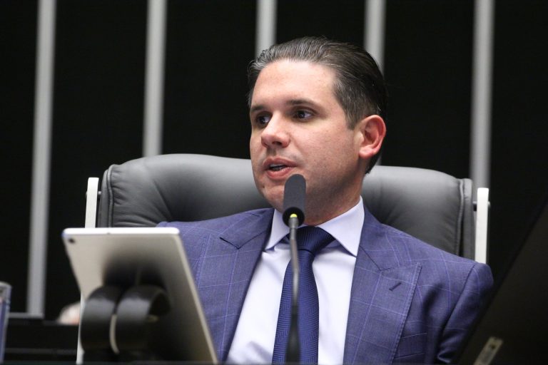 Simples Nacional tera reajuste votado ate o fim do ano diz Hugo Motta