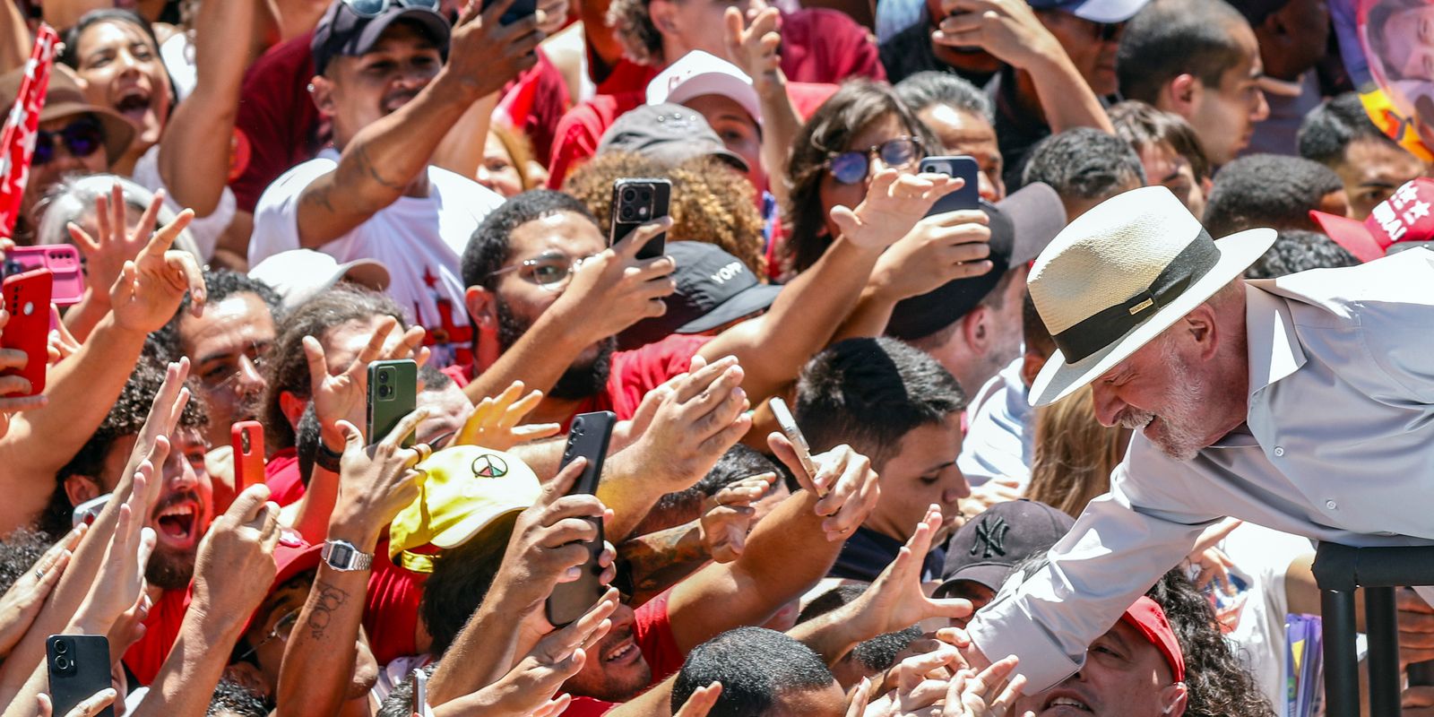 Presidente do TSE parabeniza reeleição de Lula após apuração