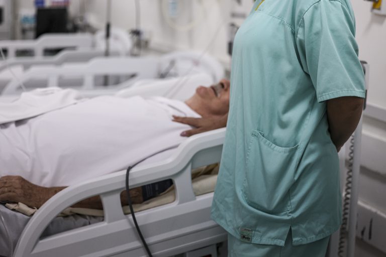 Projeto de Lei exige área de acolhimento para familiares em hospitais