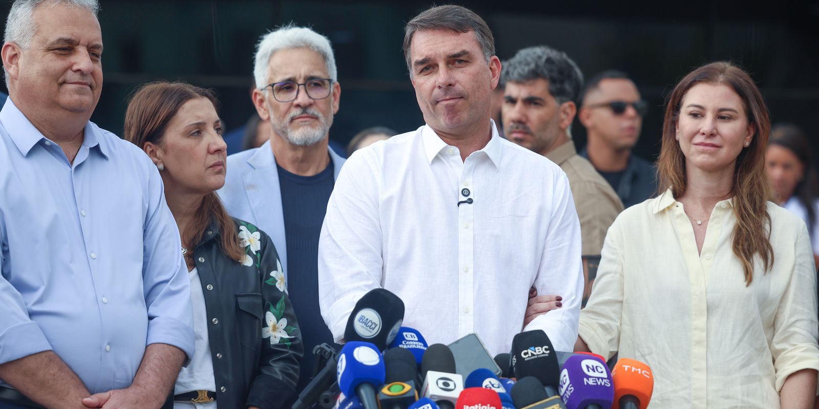 STF desmente ordem de buscas contra Flávio Bolsonaro