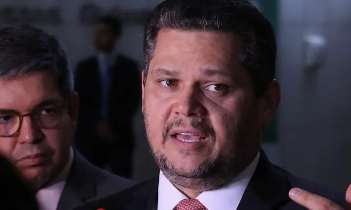 Alcolumbre encaminha a PEC do fim da escala 6x1 para análise da CCJ do Senado