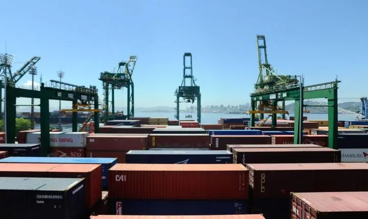 Brasil e EUA agendam reunião para debater impasse sobre o tarifaço comercial