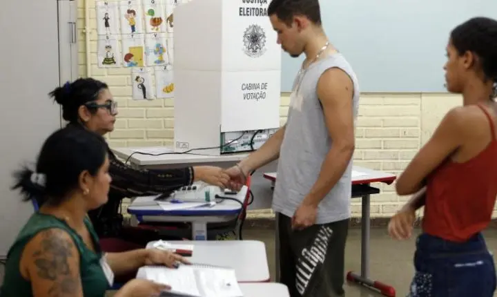 Brasileiros voltam às urnas neste domingo para definir presidente e governadores