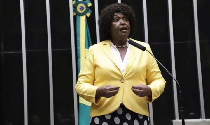Câmara aprova igualdade de gênero para trabalhadores com família
